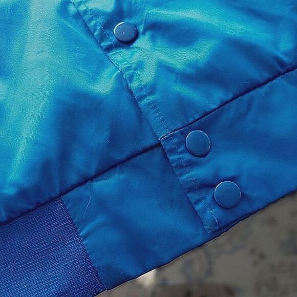 Vtg Y2K Speaking Rock faux satin snap up oversized bomber jacket - Picture 11 of 14